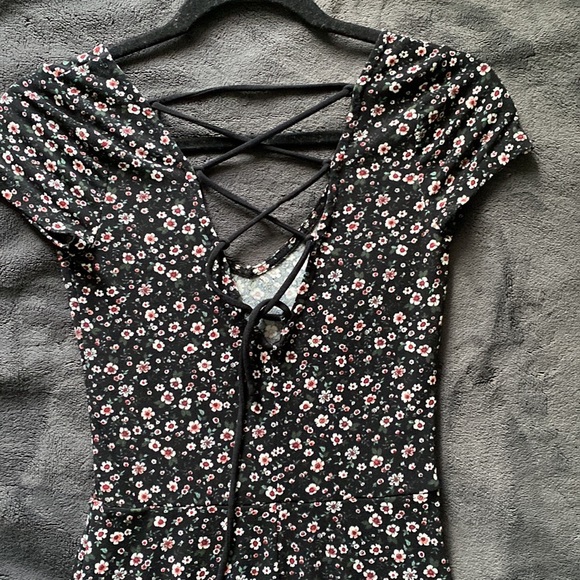 Flower dress - Picture 2 of 2